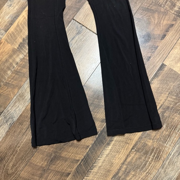 Aerie OFFLINE Black High-Rise Flare Leggings - Picture 4 of 6